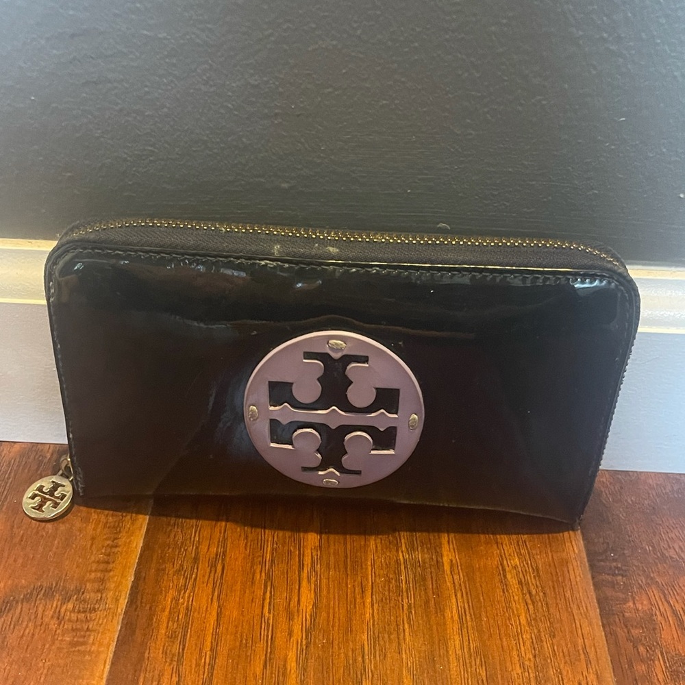Navy Patent Tory Burch Wallet